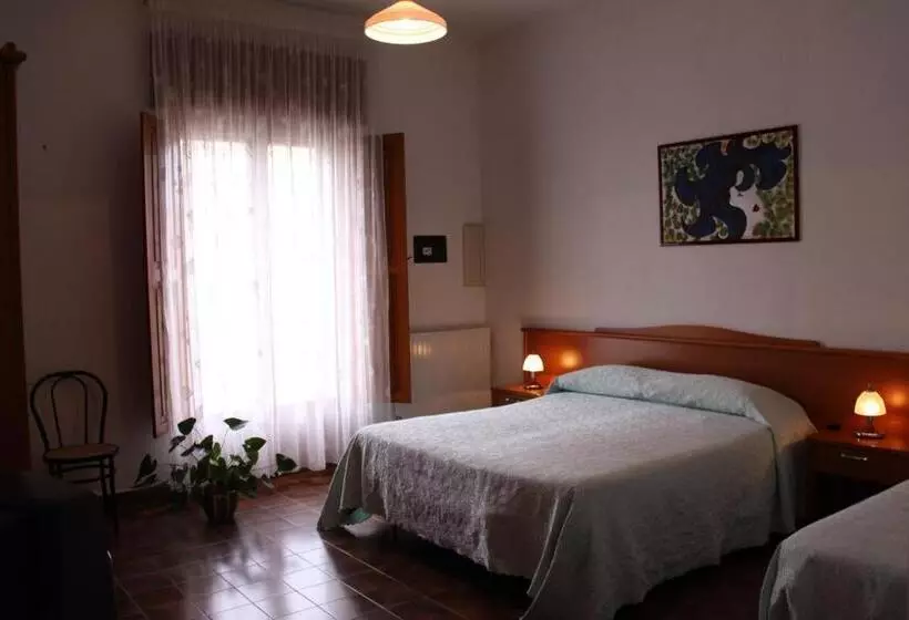 Comfort room with balcony, 2 Mari Vieste