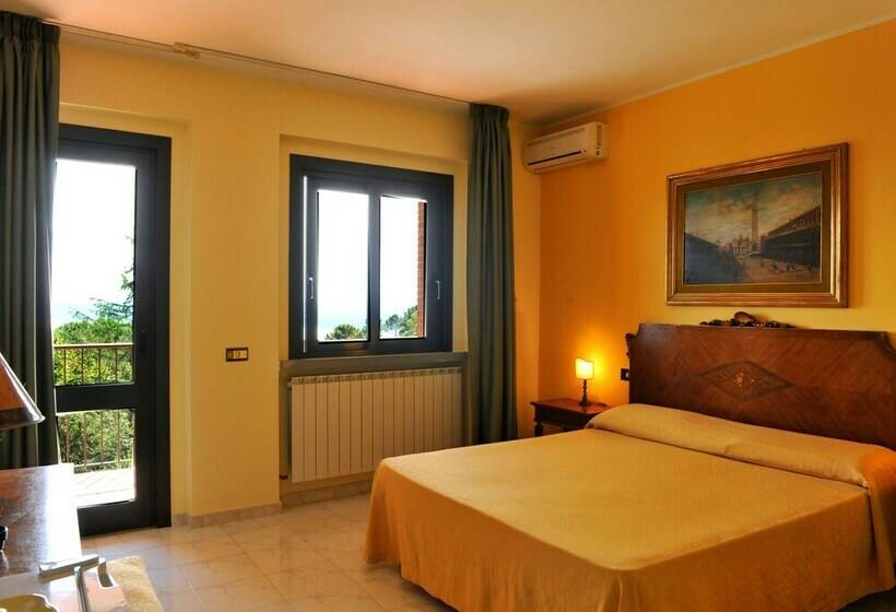 غرفة قياسية مطلّة علي البحيرة, Bed & Breakfast Villa Sensi