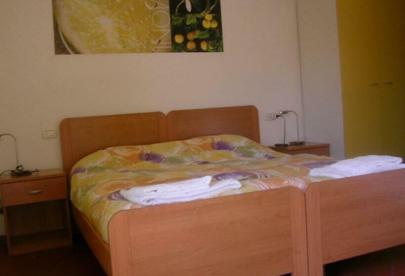 غرفة قياسية, Casa Del Noce