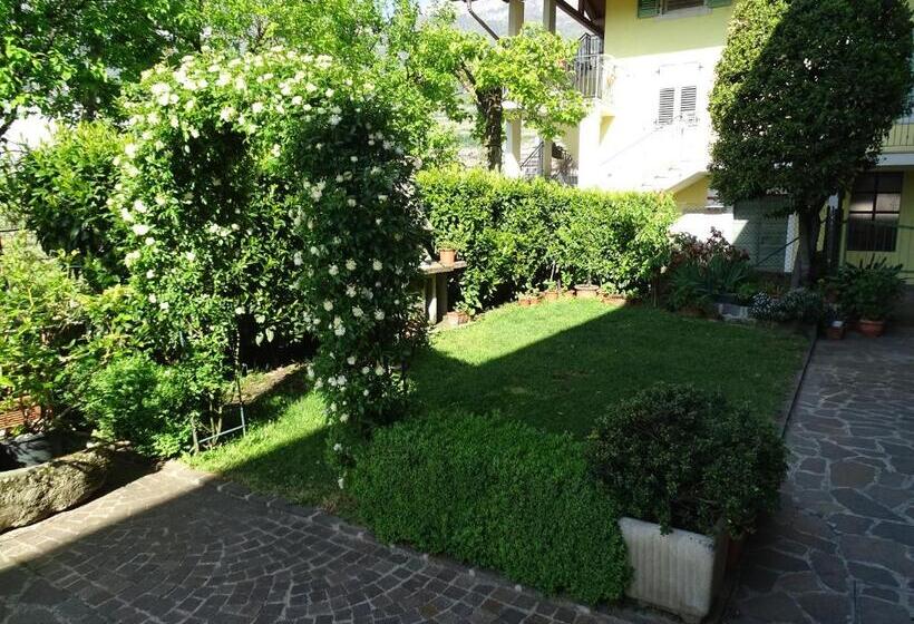 غرفة قياسية ثلاثية, Casa Del Noce