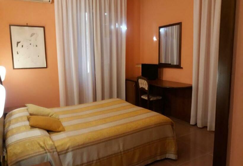 Camera Standard, Residenza Cavour