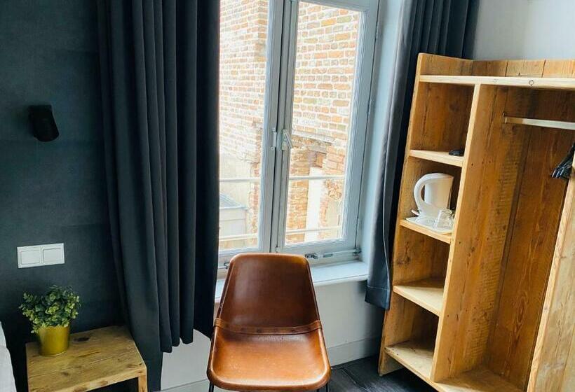 اتاق پریمیوم یک تخته, De Prince