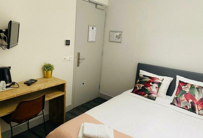 اتاق عادی, De Prince