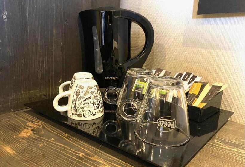 اتاق لوکس با وان آب گرم, De Prince