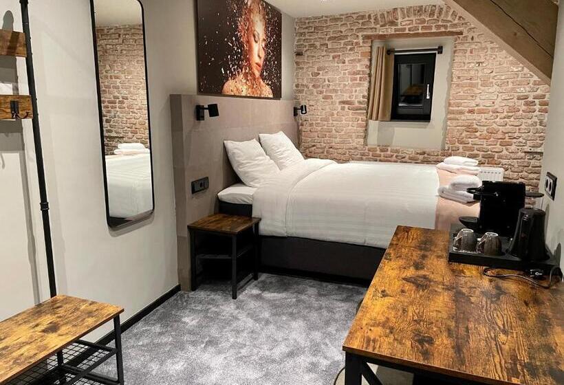 اتاق لوکس, De Prince