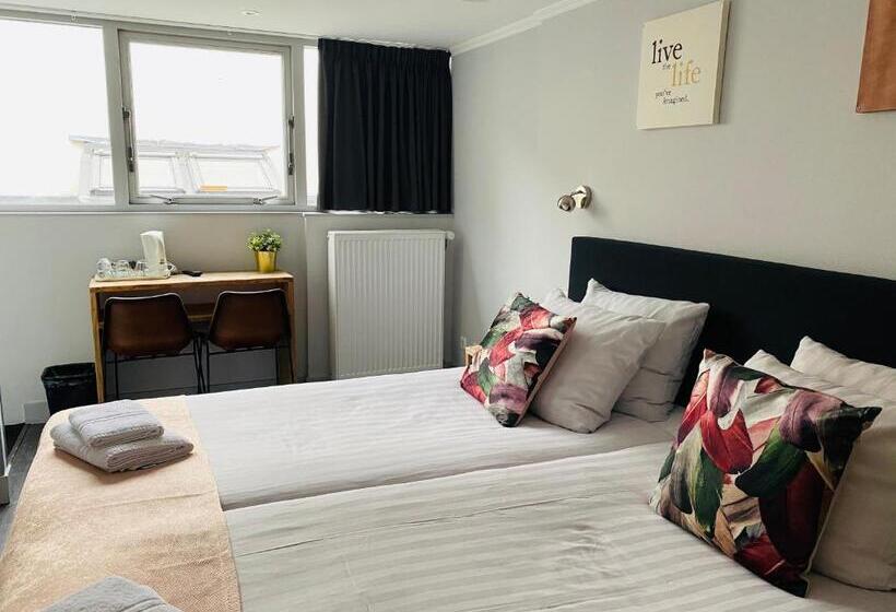 اتاق پرمیوم, De Prince