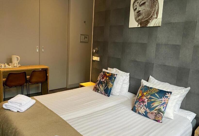 اتاق پرمیوم, De Prince