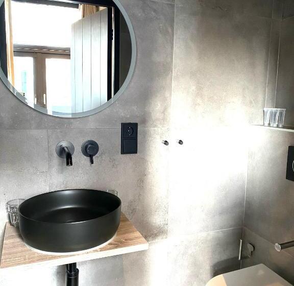 اتاق استاندارد با تخت‌های تاشو, De Prince