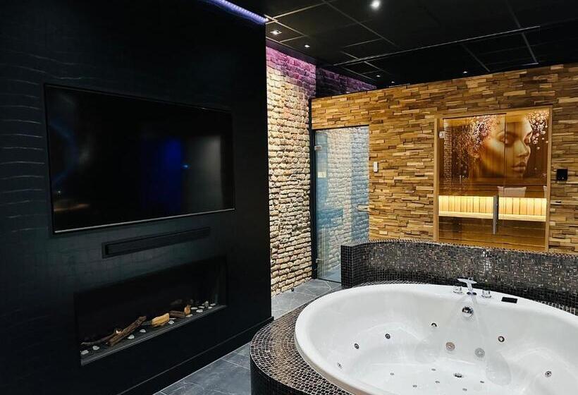 سوئیت رویال, De Prince