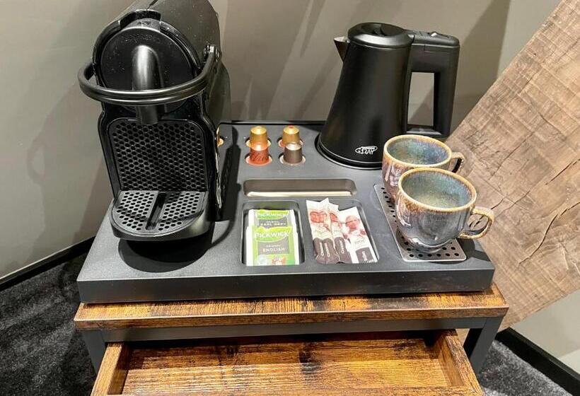 اتاق لوکس, De Prince