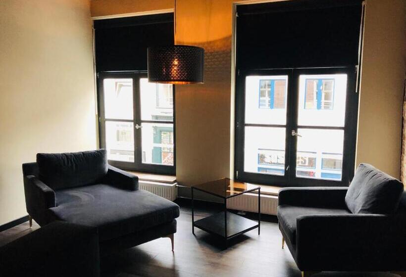 استودیوی لوکس, De Prince