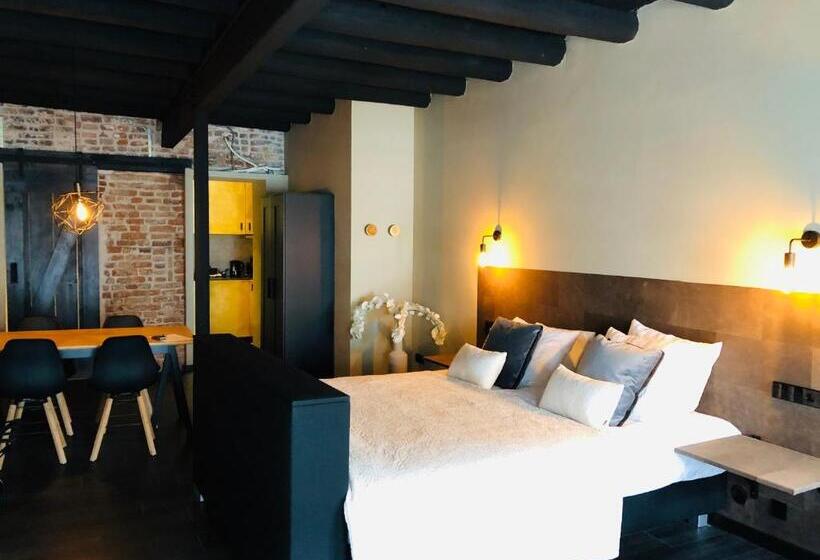 استودیوی لوکس, De Prince