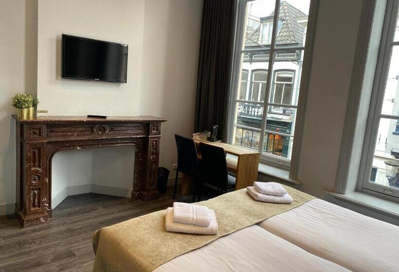 اتاق پرمیوم, De Prince