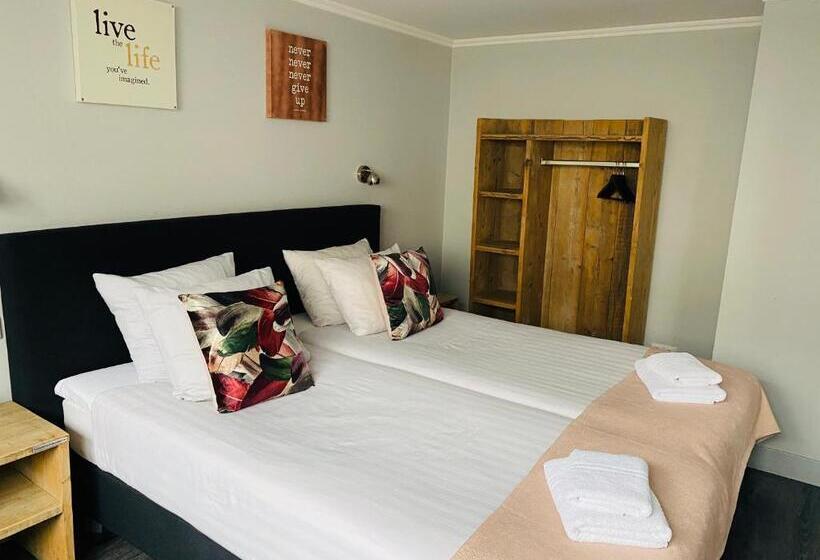 اتاق پرمیوم, De Prince