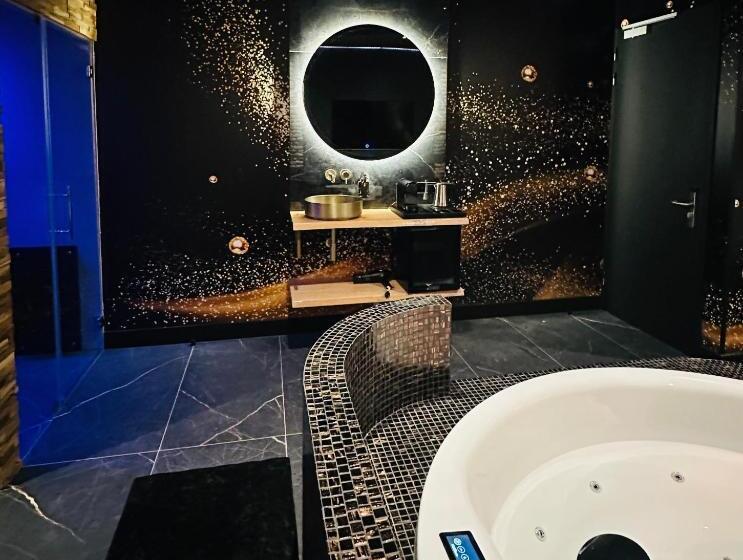 سوئیت رویال, De Prince