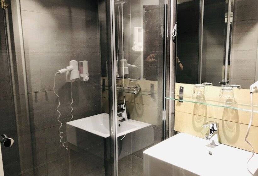 اتاق پرمیوم, De Prince