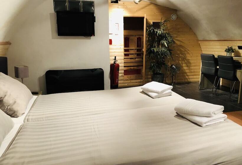 اتاق پرمیوم, De Prince