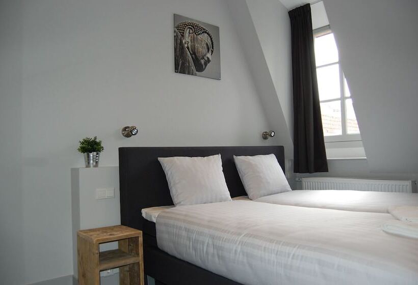 اتاق پرمیوم, De Prince