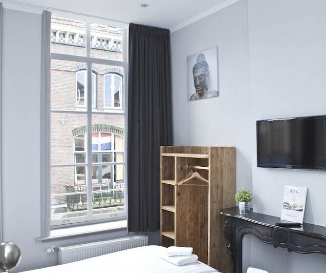 اتاق پرمیوم, De Prince