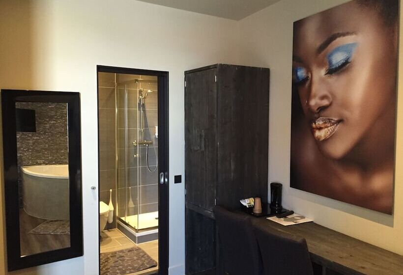 اتاق لوکس, De Prince