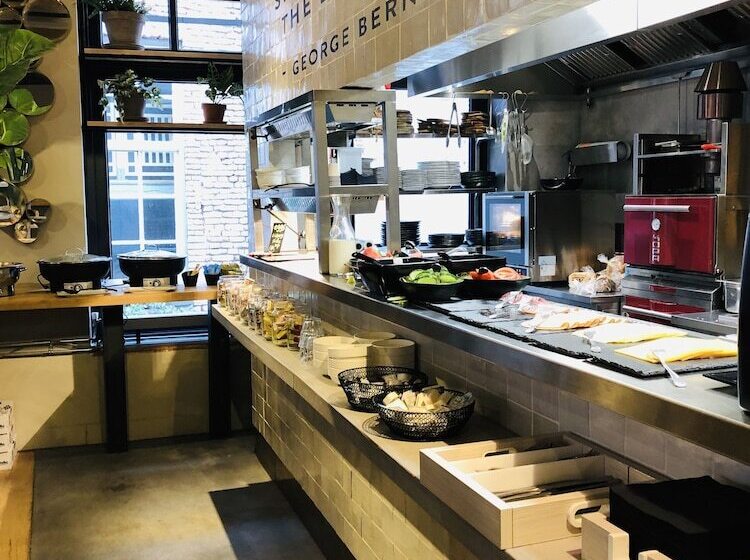 اتاق لوکس, De Prince