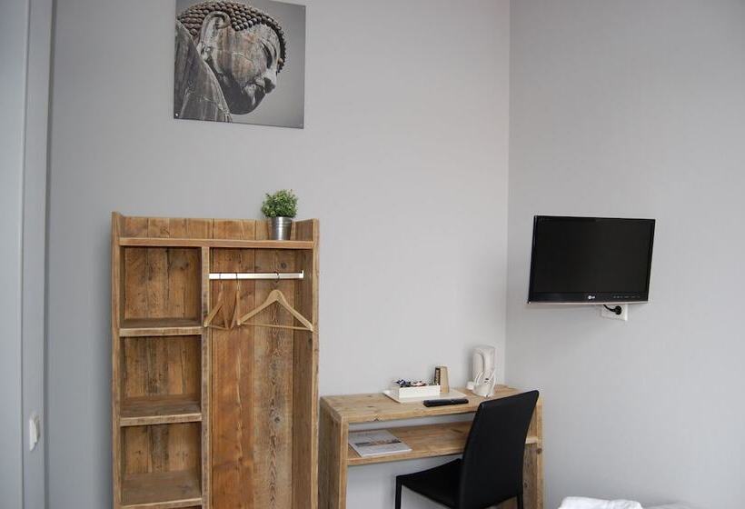 اتاق پریمیوم یک تخته, De Prince