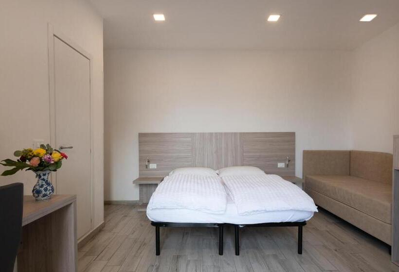 Номер Superior Вид на Море, Deutsche Familien