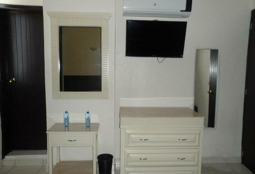 חדר סופריור יחיד, Fernando