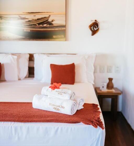 جناح مطلّ علي حمام السباحة, Hurricane Jeri