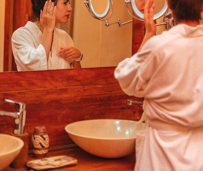 بنجلو ديلوكس, Hurricane Jeri