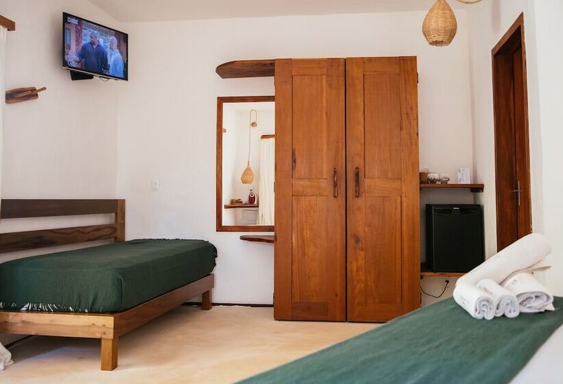 جناح مطلّ علي الحديقة, Hurricane Jeri