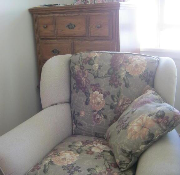 四人标准间, Kelowna Okanagan Lake Hostel