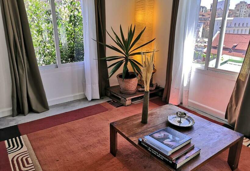 استودیو استاندارد با چشمانداز استخر, Maison D'hôtes Mandrosoa