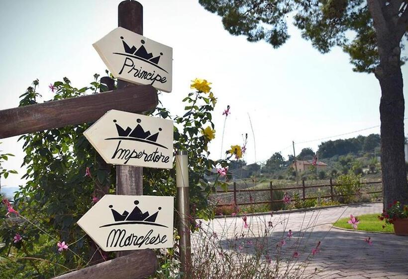 חדר דלוקס לשלושה, Re Umberto Suite