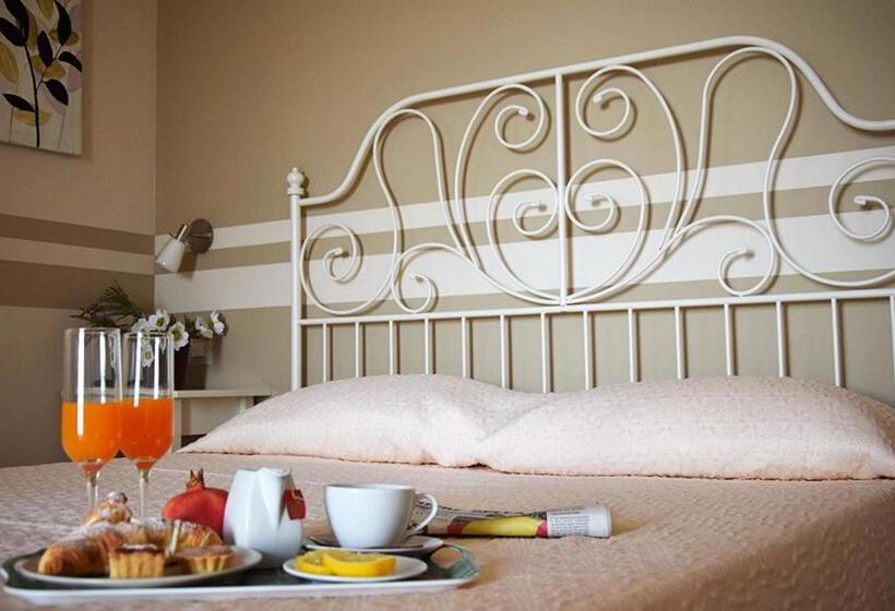 غرفة ديلوكس ثلاثية, Re Umberto Suite