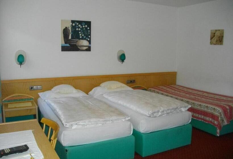 标准三人间, Rodes