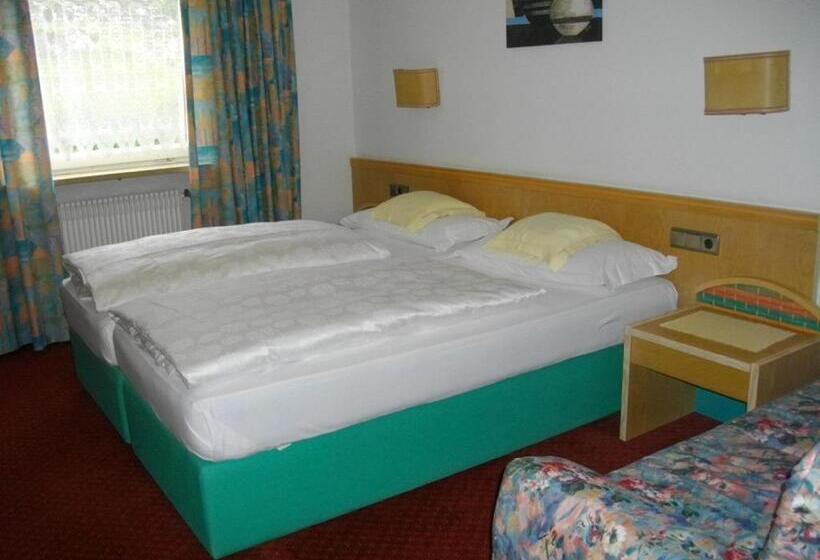 四人标准间, Rodes