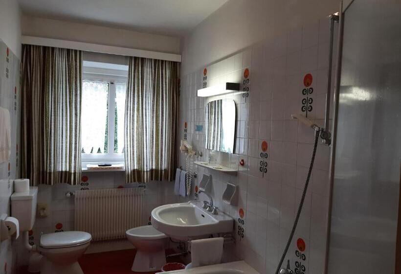 经济型三人房间, Rodes