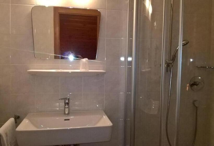 单人经济间, Rodes