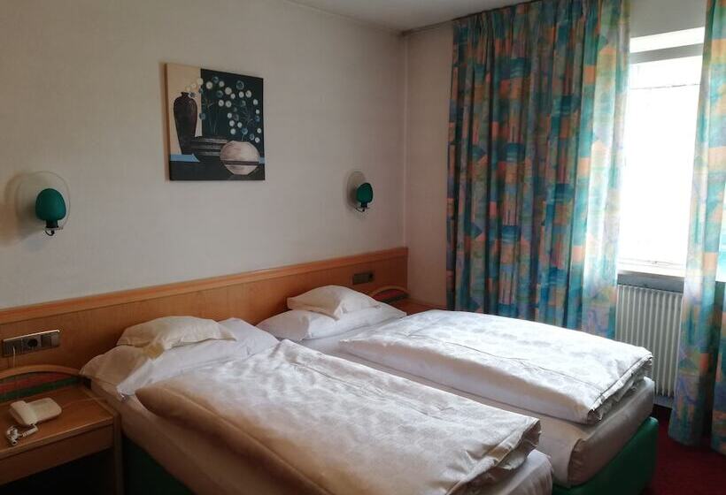 四人标准间, Rodes