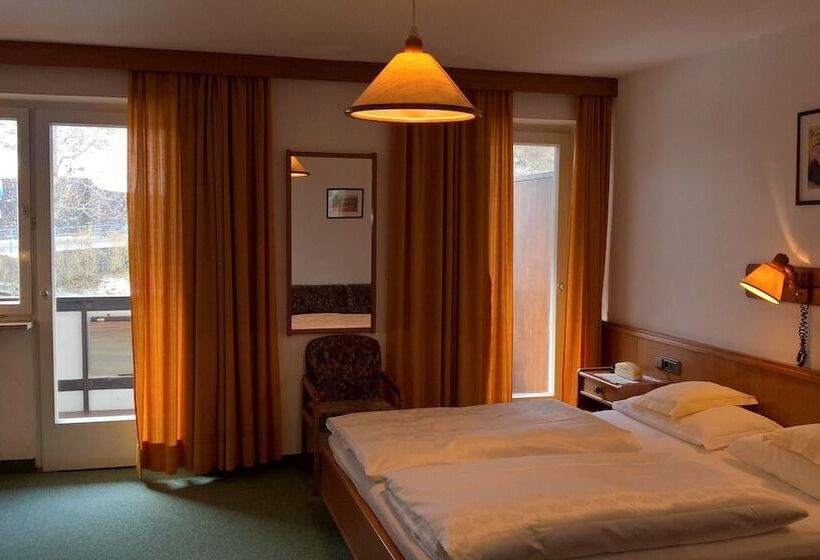 四人高级间, Rodes