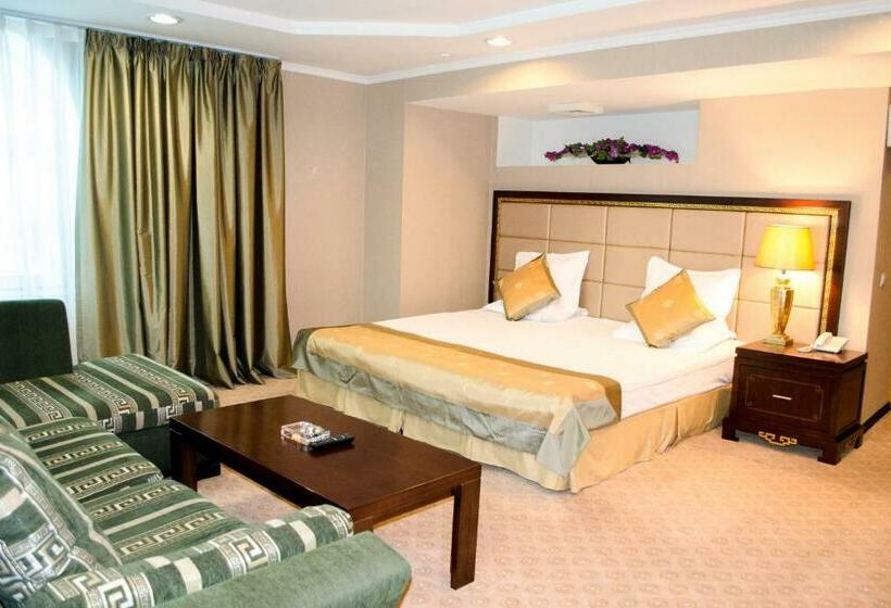 اتاق لوکس, Shiny River