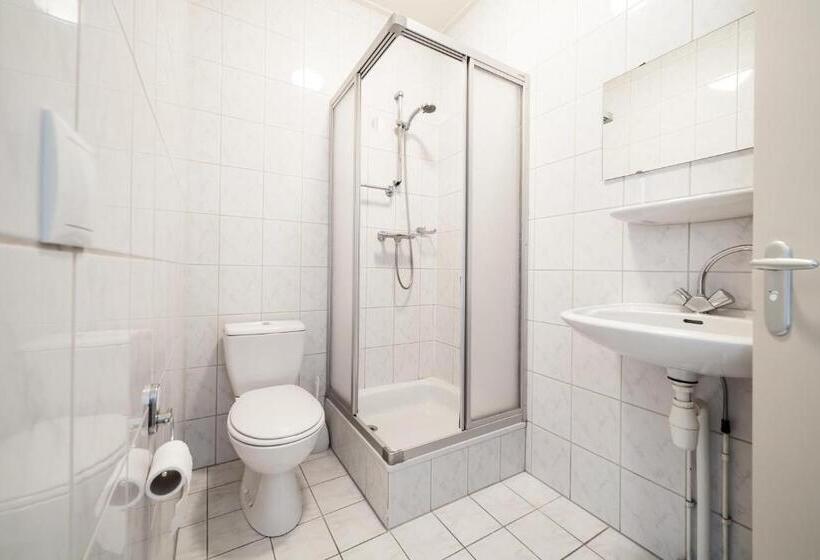 اتاق استاندارد, Stad En Land