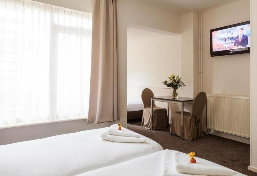 اتاق استاندارد سه نفره, Stad En Land