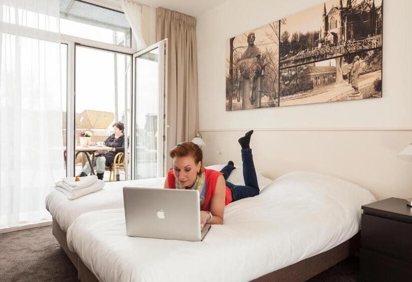 اتاق استاندارد چهار تخته, Stad En Land