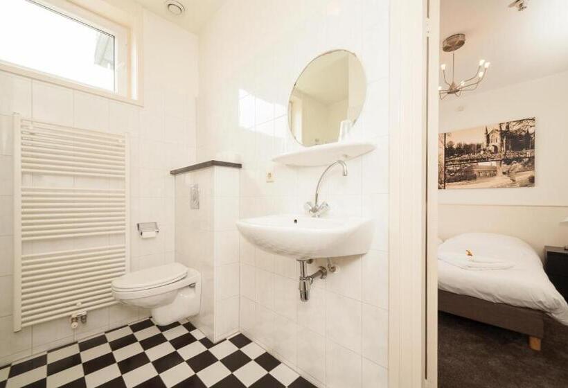 اتاق عادی, Stad En Land