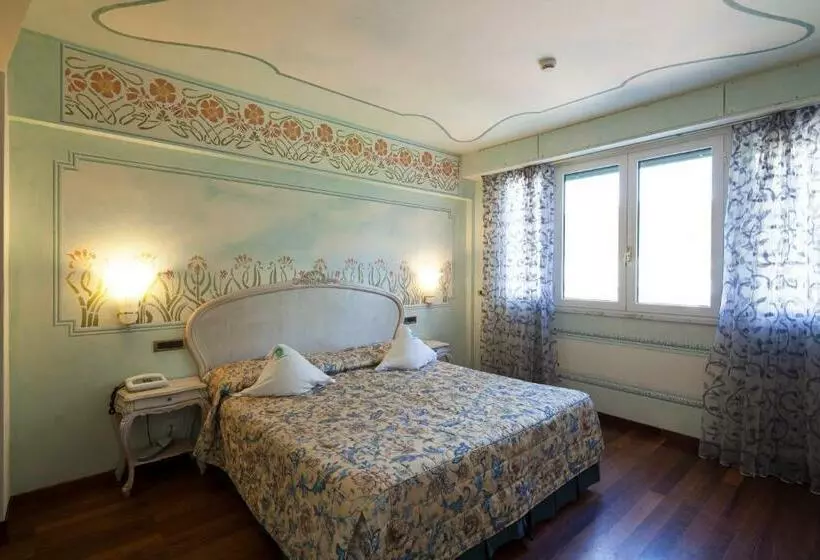 سوییت جونیور, Suite Hotel Nettuno