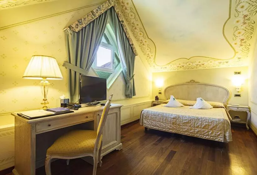 سوییت جونیور, Suite Hotel Nettuno