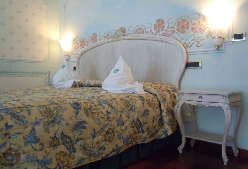 جناح جونيور, Suite Hotel Nettuno