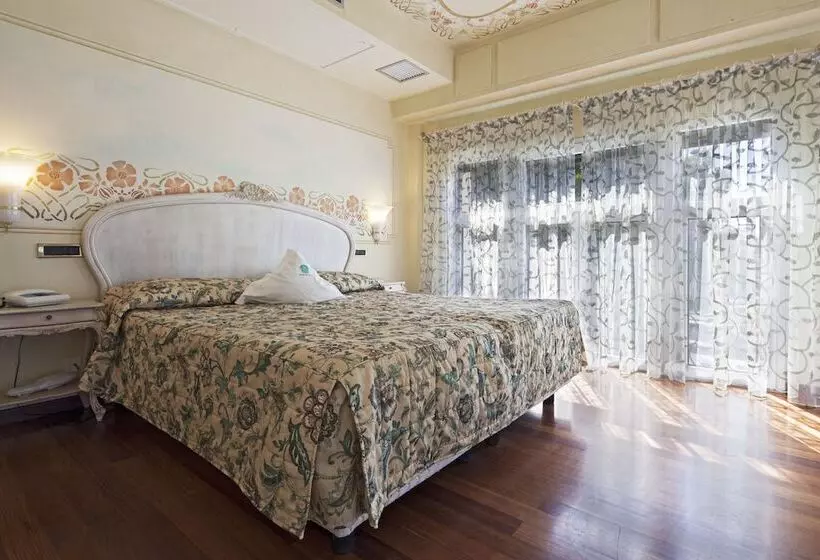 سوییت, Suite Hotel Nettuno